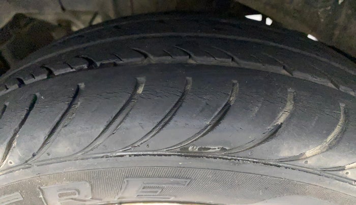 2011 Hyundai Santro Xing GLS, Petrol, Manual, 24,615 km, Right Rear Tyre Tread