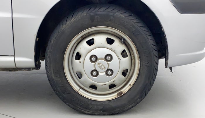 2011 Hyundai Santro Xing GLS, Petrol, Manual, 24,615 km, Right Front Wheel