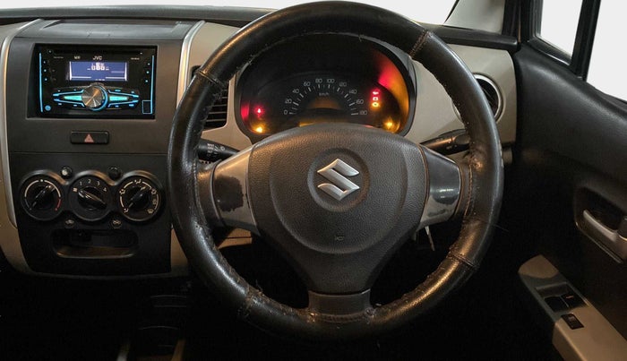 2014 Maruti Wagon R 1.0 LXI, Petrol, Manual, 1,06,635 km, Steering Wheel Close Up
