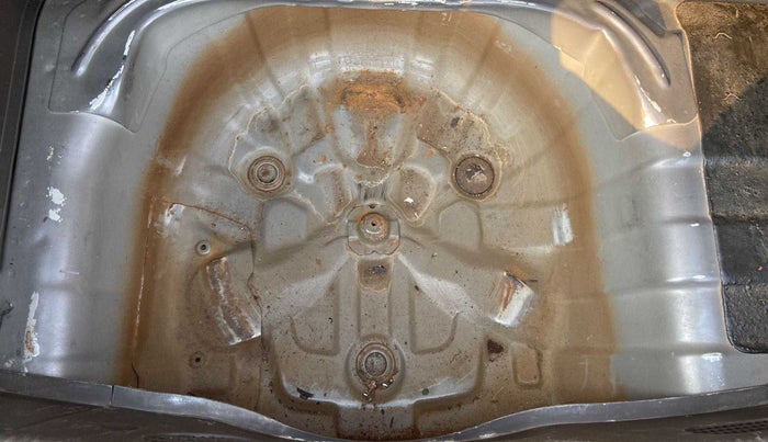 2012 Hyundai i10 MAGNA 1.1, Petrol, Manual, 76,005 km, Boot floor - Slight discoloration