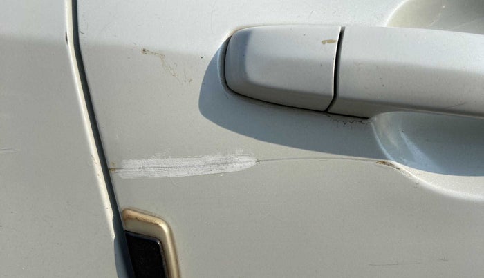 2015 Maruti Swift Dzire VXI, Petrol, Manual, 34,267 km, Right rear door - Minor scratches