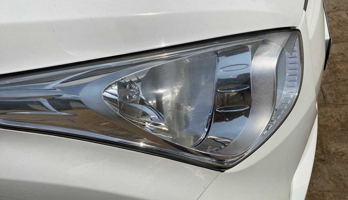 2017 Hyundai Eon MAGNA +, Petrol, Manual, 18,846 km, Right headlight - Minor scratches