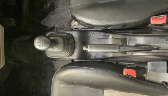 2018 Maruti Eeco 5 STR WITH A/C+HTR, CNG, Manual, 24,183 km, Gear Lever