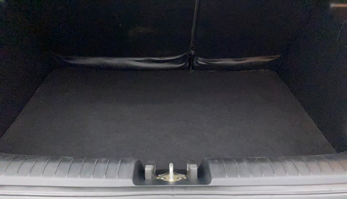 2019 Hyundai VENUE SX 1.0 (O) TURBO, Petrol, Manual, 47,417 km, Boot Inside