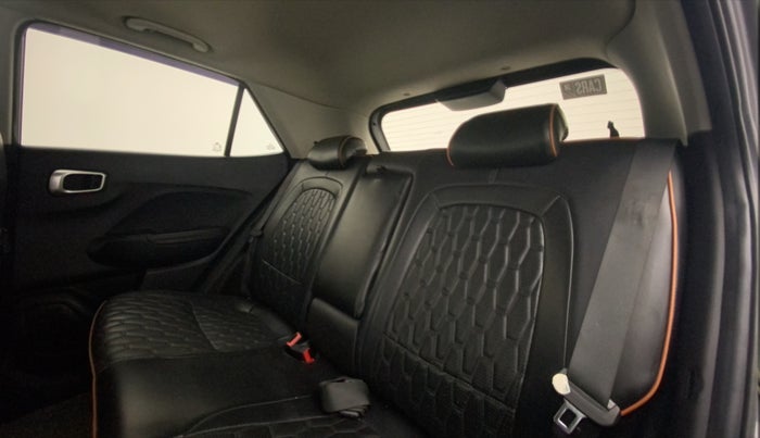 2019 Hyundai VENUE SX 1.0 (O) TURBO, Petrol, Manual, 47,417 km, Right Side Rear Door Cabin