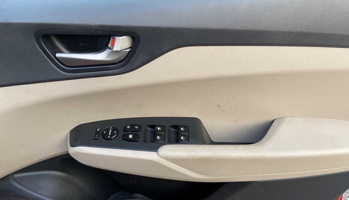 2018 Hyundai Verna 1.4 E PETROL, Petrol, Manual, 45,828 km, Driver Side Door Panels Control
