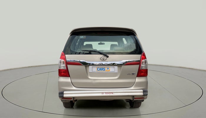 2015 Toyota Innova 2.5 VX 8 STR, Diesel, Manual, 55,842 km, Back/Rear
