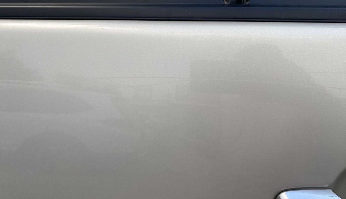 2015 Toyota Innova 2.5 VX 8 STR, Diesel, Manual, 55,842 km, Rear left door - Minor scratches