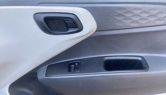 2020 Hyundai GRAND I10 NIOS ERA 1.2 KAPPA VTVT, Petrol, Manual, 19,202 km, Driver Side Door Panels Control
