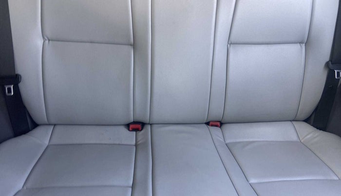 2020 Hyundai GRAND I10 NIOS ERA 1.2 KAPPA VTVT, Petrol, Manual, 19,202 km, Second-row right seat - Cover slightly stained