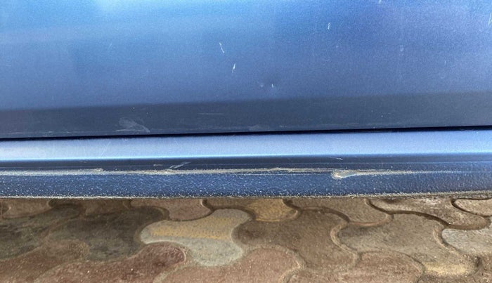 2016 Volkswagen Ameo HIGHLINE1.2L, Petrol, Manual, 68,686 km, Left running board - Minor scratches