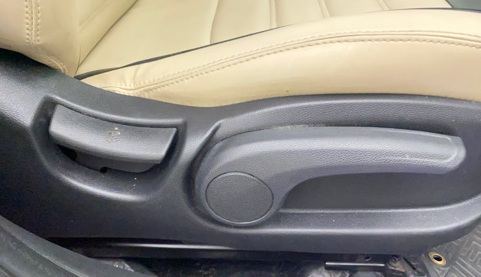 2018 Hyundai Elite i20 ASTA 1.2  CVT, Petrol, Automatic, 34,036 km, Driver Side Adjustment Panel