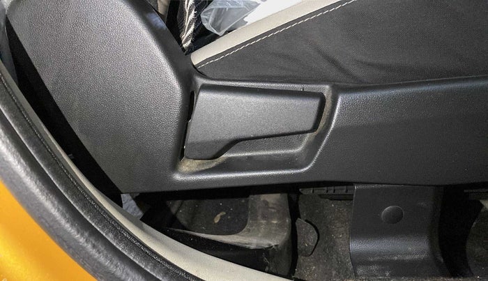 2019 Renault TRIBER RXZ, Petrol, Manual, 5,524 km, Driver Side Adjustment Panel