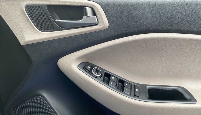 2014 Hyundai Elite i20 SPORTZ 1.2, Petrol, Manual, 39,243 km, Driver Side Door Panels Control
