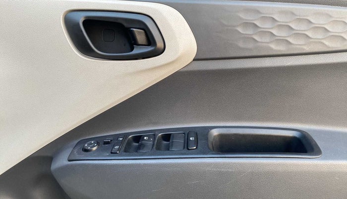 2021 Hyundai AURA S 1.2, Petrol, Manual, 17,499 km, Driver Side Door Panels Control