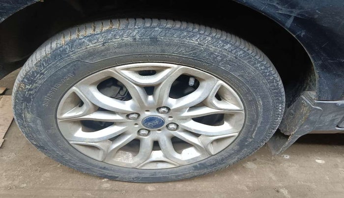 2016 Ford Ecosport TITANIUM 1.5L DIESEL, Diesel, Manual, 92,656 km, Left front tyre - Minor crack