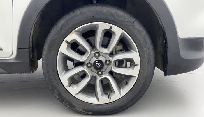 2016 Hyundai i20 Active 1.2 SX, Petrol, Manual, 27,387 km, Right Front Wheel