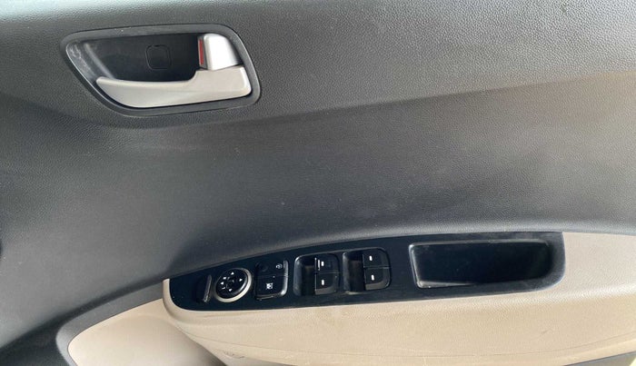 2017 Hyundai Grand i10 SPORTZ (O) 1.2 KAPPA VTVT, Petrol, Manual, 41,719 km, Driver Side Door Panels Control