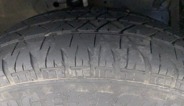 2012 Maruti Swift VDI, Diesel, Manual, 88,079 km, Right Front Tyre Tread