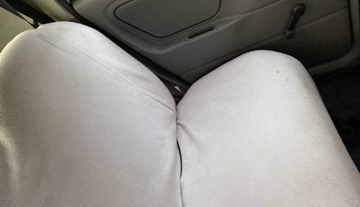 2013 Maruti Alto K10 LXI, Petrol, Manual, 39,702 km, Second-row left seat - Cover slightly stained