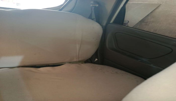 2013 Maruti Alto K10 LXI, Petrol, Manual, 39,702 km, Second-row left seat - Seat adjuster lever broken but working