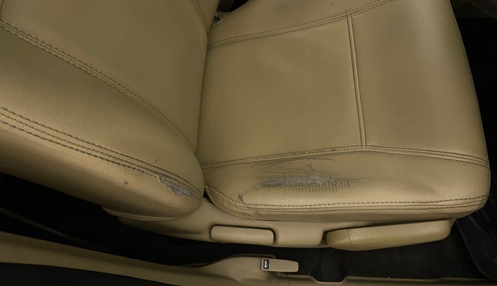 2012 Honda City 1.5L I-VTEC V MT, Petrol, Manual, 1,12,813 km, Driver seat - Cover slightly torn