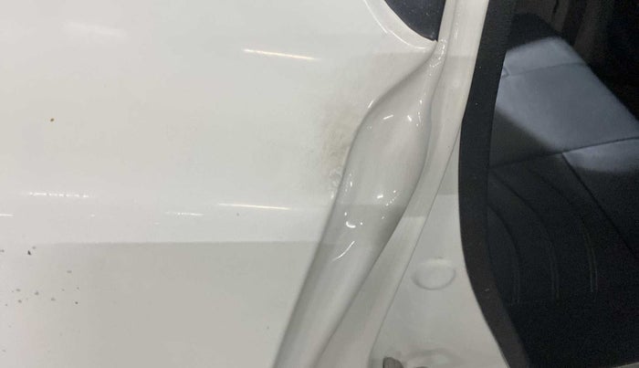 2017 Datsun Go T, CNG, Manual, 1,16,397 km, Right C pillar - Slightly rusted