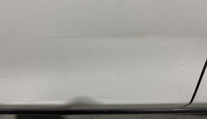 2017 Datsun Go T, CNG, Manual, 1,16,397 km, Front passenger door - Minor scratches