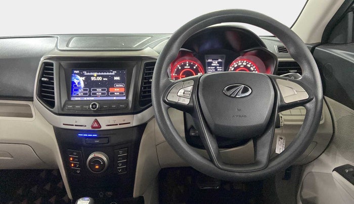 2020 Mahindra XUV300 W6 1.5 DIESEL AMT, Diesel, Automatic, 14,394 km, Steering Wheel Close Up