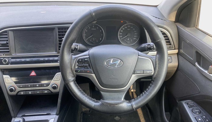 2016 Hyundai New Elantra 2.0 SX MT PETROL, Petrol, Manual, 74,312 km, Steering Wheel Close Up