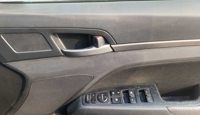 2016 Hyundai New Elantra 2.0 SX MT PETROL, Petrol, Manual, 74,312 km, Driver Side Door Panels Control
