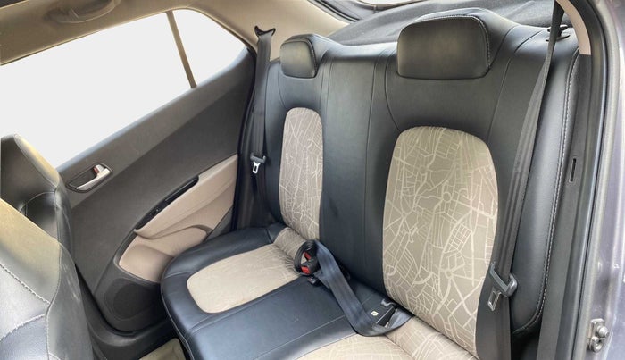 2019 Hyundai Grand i10 SPORTZ AT 1.2 KAPPA VTVT, Petrol, Automatic, 21,414 km, Right Side Rear Door Cabin