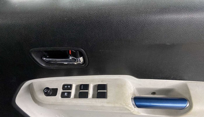 2017 Maruti IGNIS DELTA 1.2 AMT, Petrol, Automatic, 61,305 km, Driver Side Door Panels Control