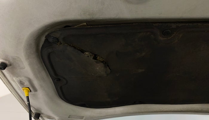 2020 Hyundai Verna SX (O) 1.5 CRDI AT, Diesel, Automatic, 91,343 km, Bonnet (hood) - Insulation cover has minor damage