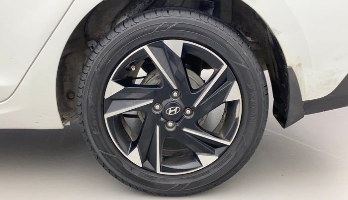 2020 Hyundai Verna SX (O) 1.5 CRDI AT, Diesel, Automatic, 91,343 km, Left Rear Wheel
