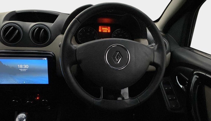 2014 Renault Duster 110 PS RXZ DIESEL, Diesel, Manual, 92,729 km, Steering Wheel Close Up