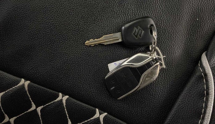 2018 Maruti Alto 800 LXI, Petrol, Manual, 24,582 km, Key Close Up