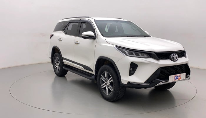 2016 Toyota Fortuner 2.8 4X2 AT, Diesel, Automatic, 1,28,617 km, Right Front Diagonal