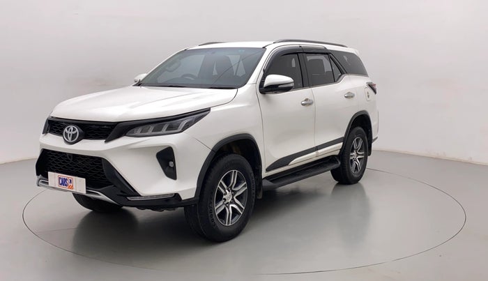 2016 Toyota Fortuner 2.8 4X2 AT, Diesel, Automatic, 1,28,617 km, Left Front Diagonal