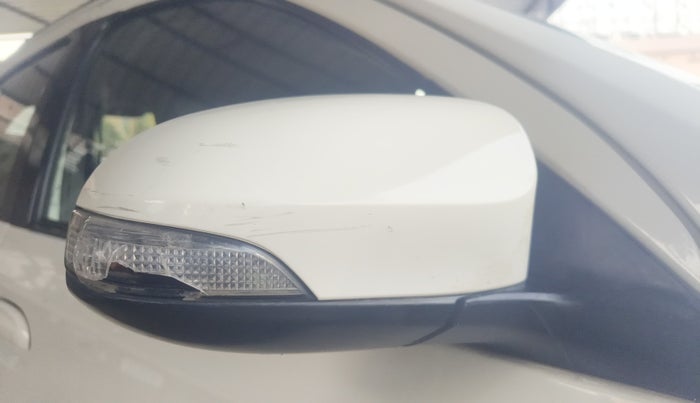 2015 Toyota Etios CROSS 1.4 GD, Diesel, Manual, 32,546 km, Right rear-view mirror - Indicator light has minor damage