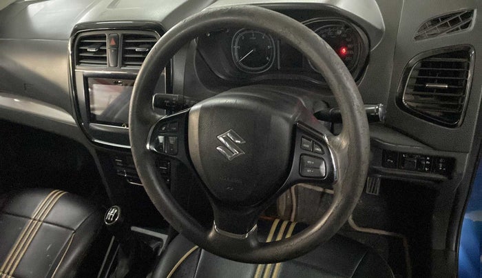 2017 Maruti Vitara Brezza ZDI PLUS DUAL TONE, Diesel, Manual, 83,326 km, Steering wheel - Sound system control not functional