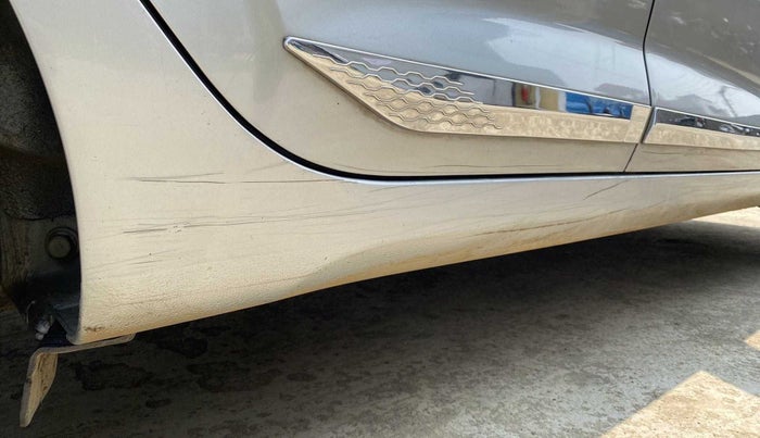 2019 Hyundai GRAND I10 NIOS SPORTZ 1.2 KAPPA VTVT, Petrol, Manual, 26,360 km, Right running board - Minor scratches