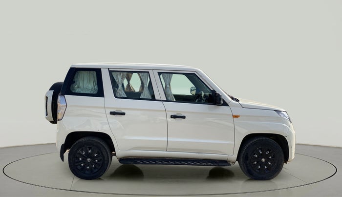 2020 Mahindra TUV300 T4 PLUS, Diesel, Manual, 72,942 km, Right Side View