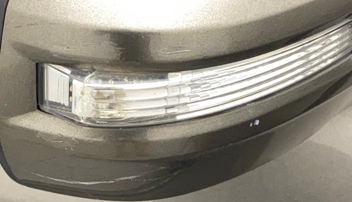 2016 Maruti Swift Dzire VXI, Petrol, Manual, 88,886 km, Right rear-view mirror - Indicator light has minor damage