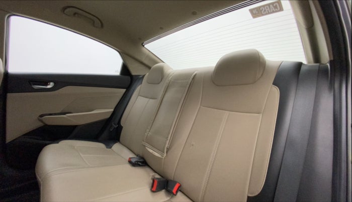 2018 Hyundai Verna 1.6 VTVT SX, Petrol, Manual, 32,248 km, Right Side Rear Door Cabin