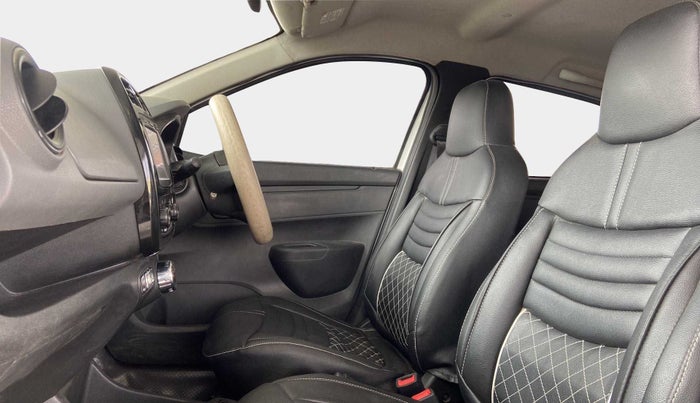 2017 Renault Kwid RXT 1.0 AMT, Petrol, Automatic, 31,341 km, Right Side Front Door Cabin