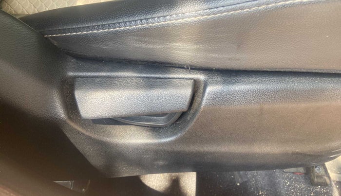 2019 Hyundai NEW SANTRO SPORTZ MT, Petrol, Manual, 22,317 km, Driver Side Adjustment Panel