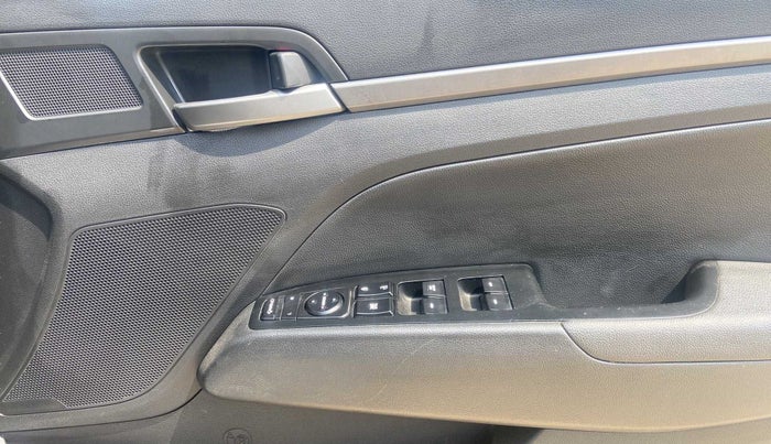 2017 Hyundai New Elantra 2.0 SX(O) AT PETROL, Petrol, Automatic, 51,808 km, Driver Side Door Panels Control