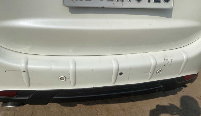 2019 Mahindra XUV500 W7, Diesel, Manual, 48,121 km, Rear bumper - Paint is slightly damaged