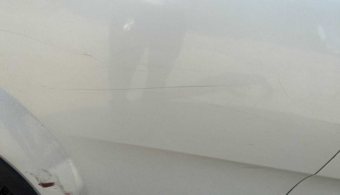 2019 Mahindra XUV500 W7, Diesel, Manual, 48,277 km, Right rear door - Minor scratches